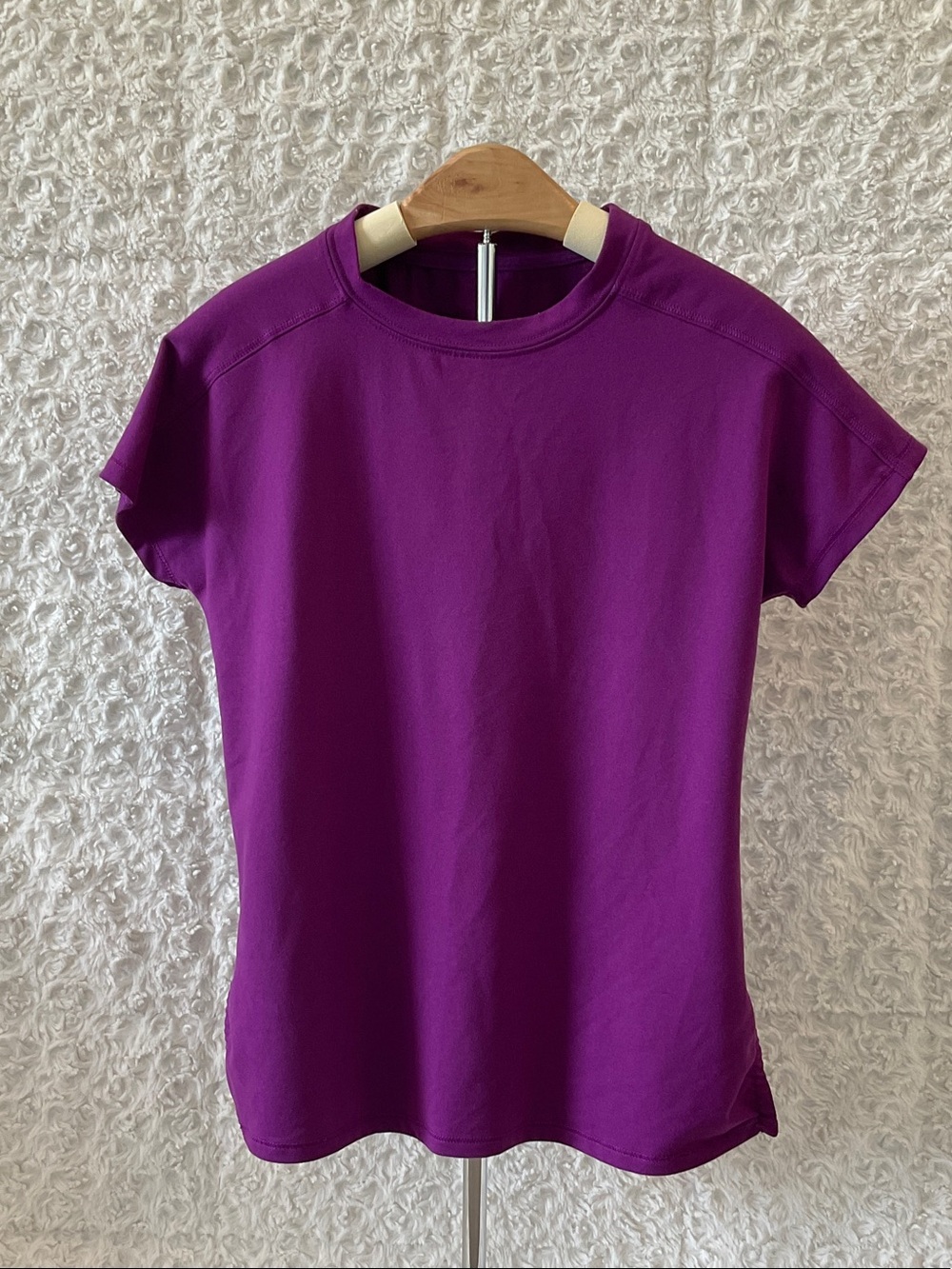 all in motion Short Sleeve Crewneck Tee in Thistle